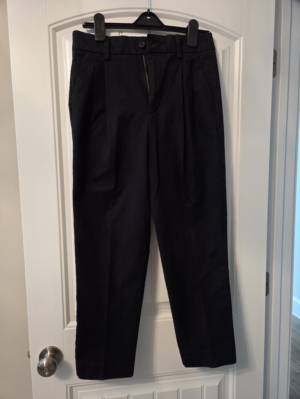 Banana Republic Black Cotton/Spandex Pleated Pant